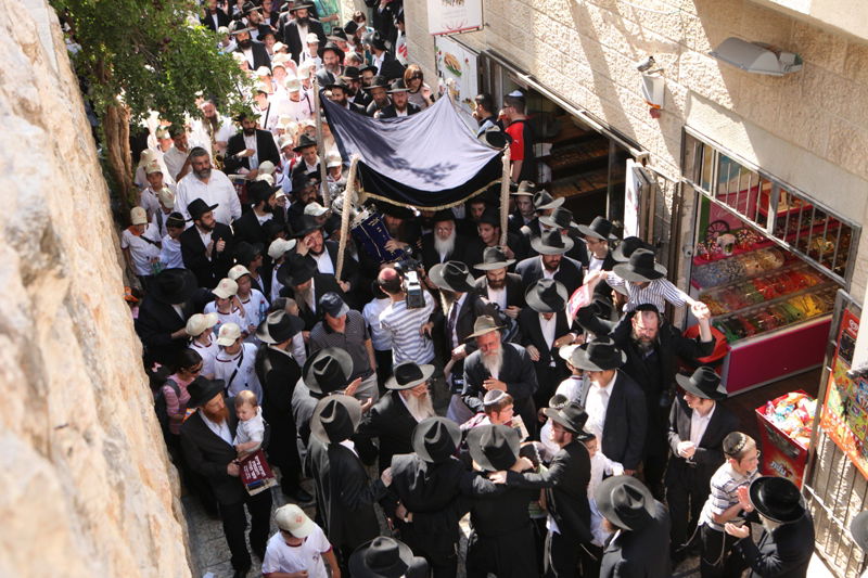 מעל רבבה חגגו בירושלים עם ספר-התורה לילדי ישראל