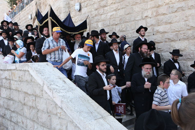 מעל רבבה חגגו בירושלים עם ספר-התורה לילדי ישראל