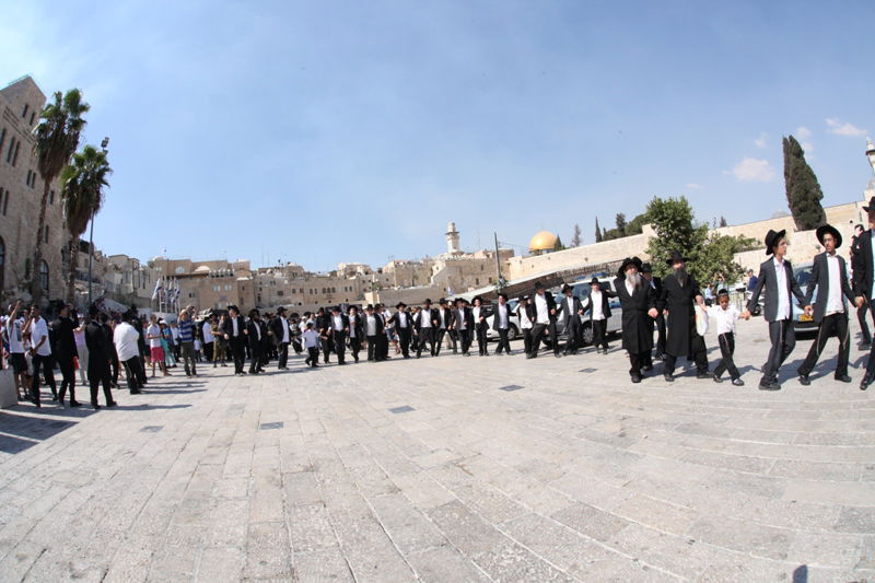 מעל רבבה חגגו בירושלים עם ספר-התורה לילדי ישראל