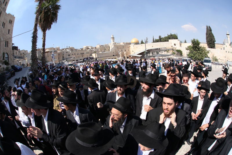 מעל רבבה חגגו בירושלים עם ספר-התורה לילדי ישראל