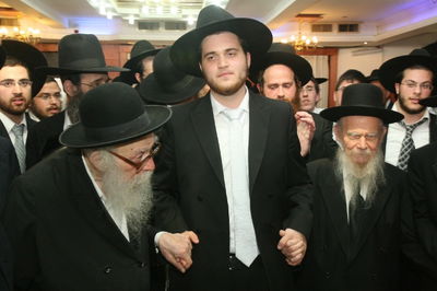 חתונת נכדת רבי ניסים קרליץ: גלריית ענק