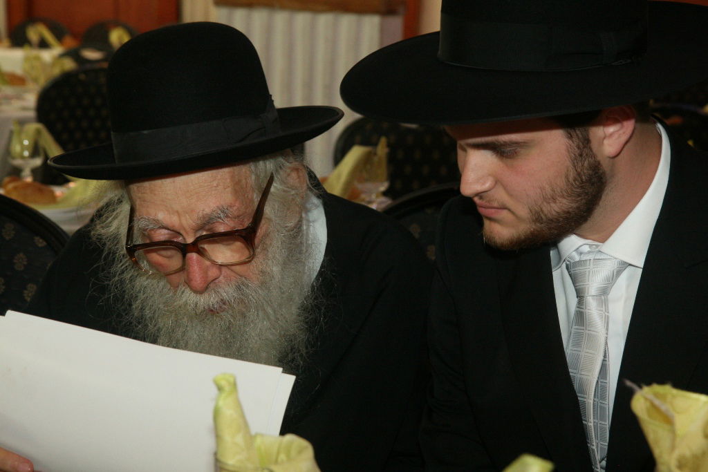 חתונת נכדת רבי ניסים קרליץ: גלריית ענק