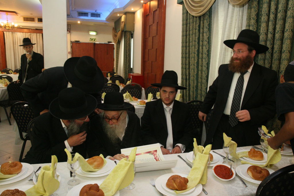 חתונת נכדת רבי ניסים קרליץ: גלריית ענק