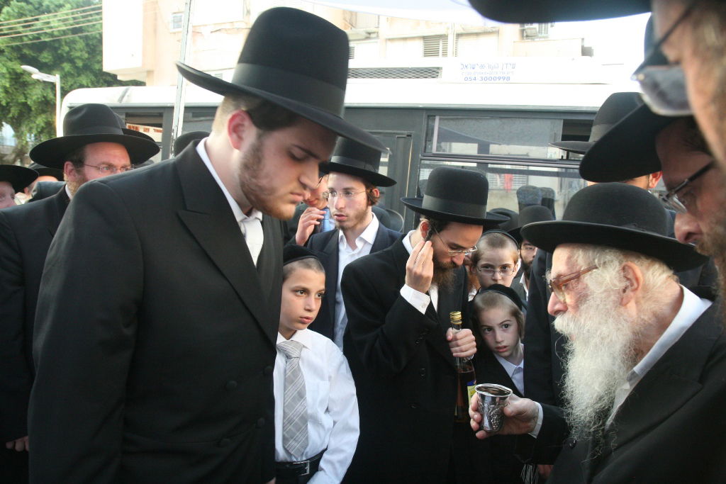 חתונת נכדת רבי ניסים קרליץ: גלריית ענק