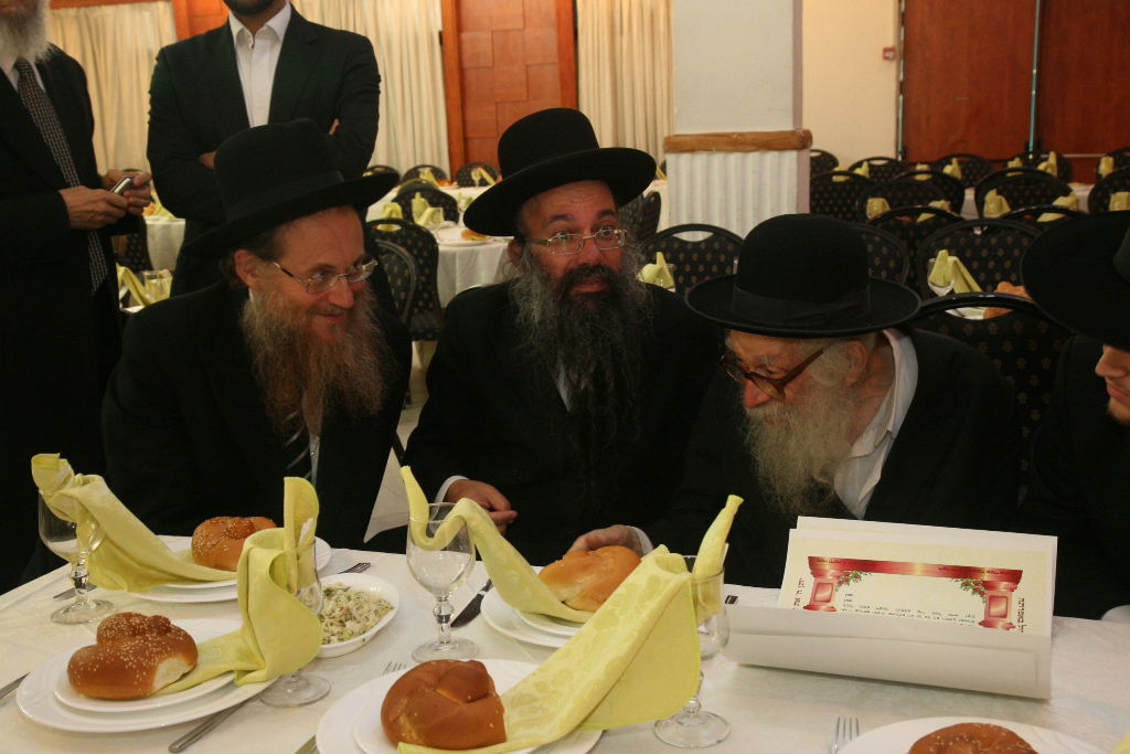 חתונת נכדת רבי ניסים קרליץ: גלריית ענק