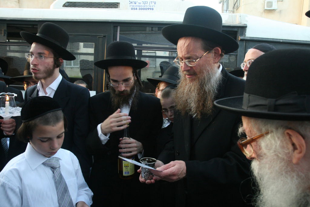 חתונת נכדת רבי ניסים קרליץ: גלריית ענק