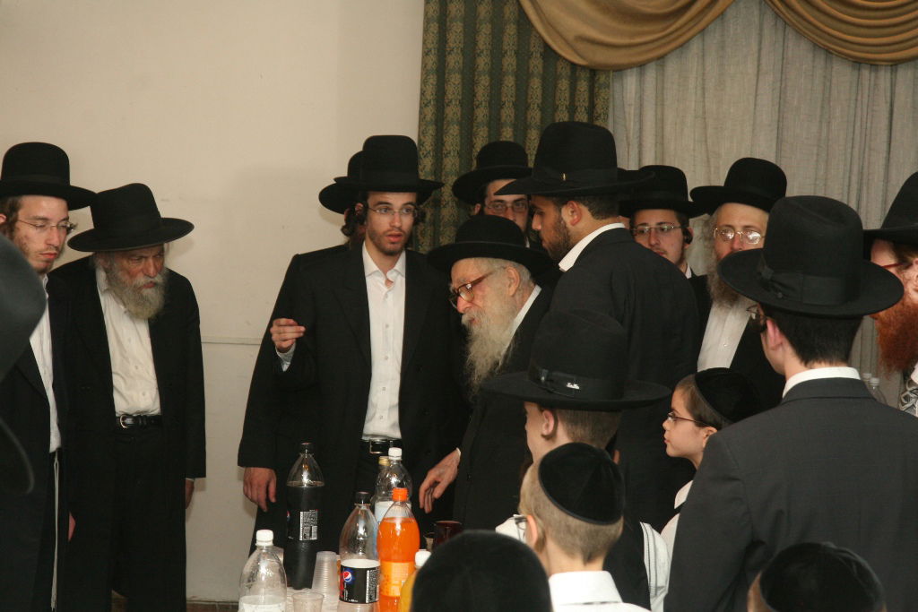 חתונת נכדת רבי ניסים קרליץ: גלריית ענק