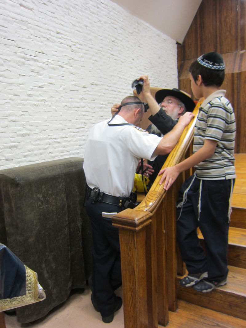 החסיד והקצין