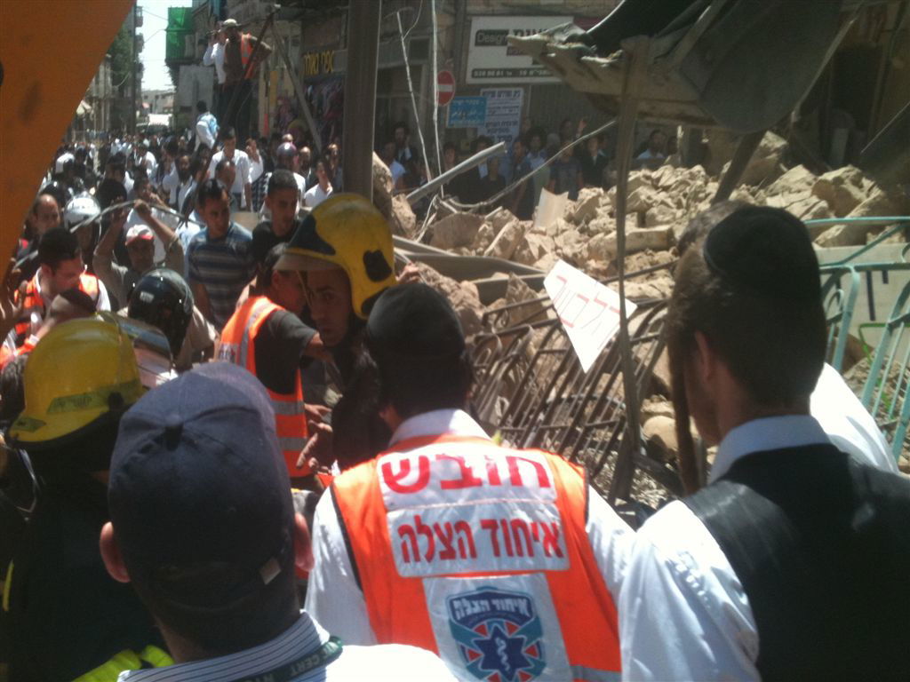 בניין מגורים קרס הבוקר בגאולה; אדם נפצע קל