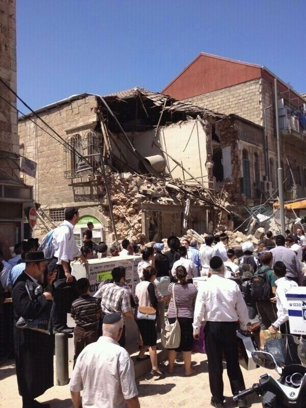 בניין מגורים קרס הבוקר בגאולה; אדם נפצע קל