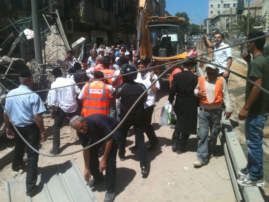 בניין מגורים קרס הבוקר בגאולה; אדם נפצע קל