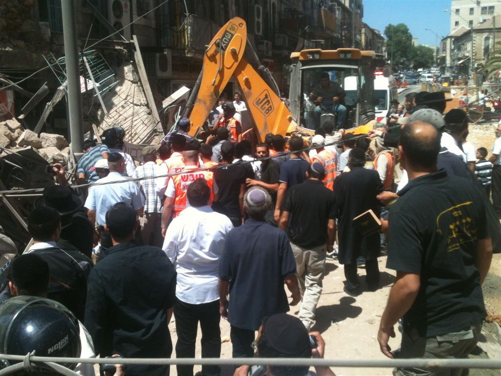 בניין מגורים קרס הבוקר בגאולה; אדם נפצע קל