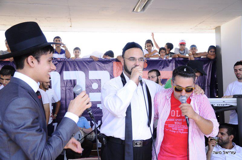 רדיו 'קול ברמה' ביום שידורים מהחוף הנפרד בבת-ים