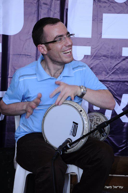 רדיו 'קול ברמה' ביום שידורים מהחוף הנפרד בבת-ים