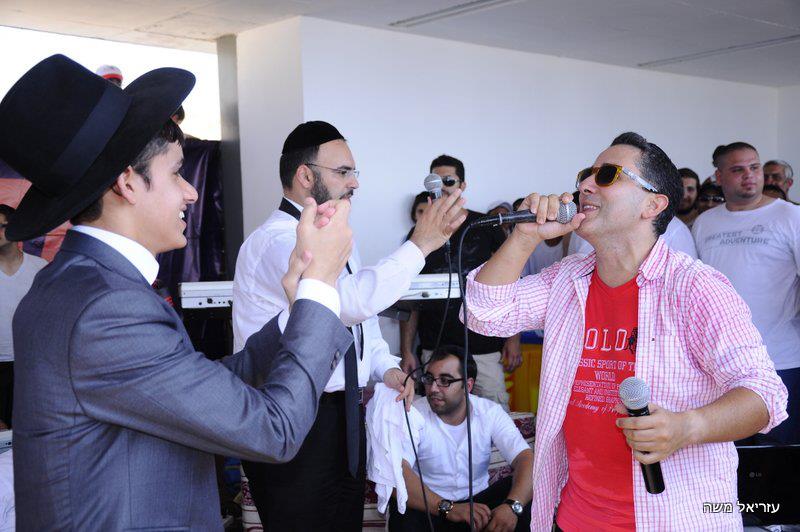 רדיו 'קול ברמה' ביום שידורים מהחוף הנפרד בבת-ים