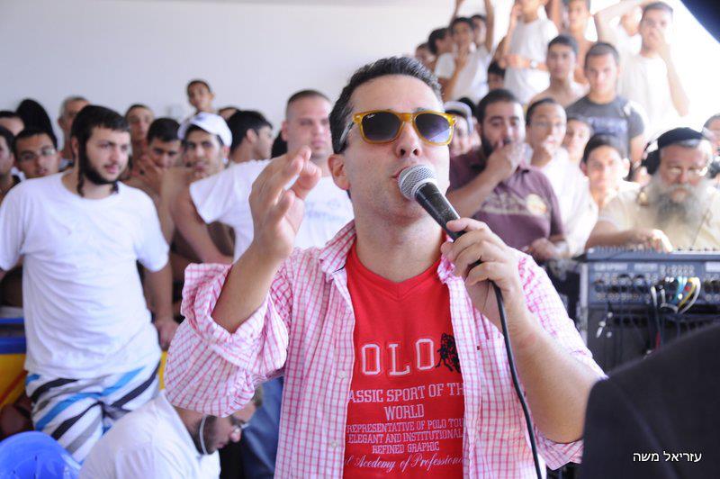 רדיו 'קול ברמה' ביום שידורים מהחוף הנפרד בבת-ים