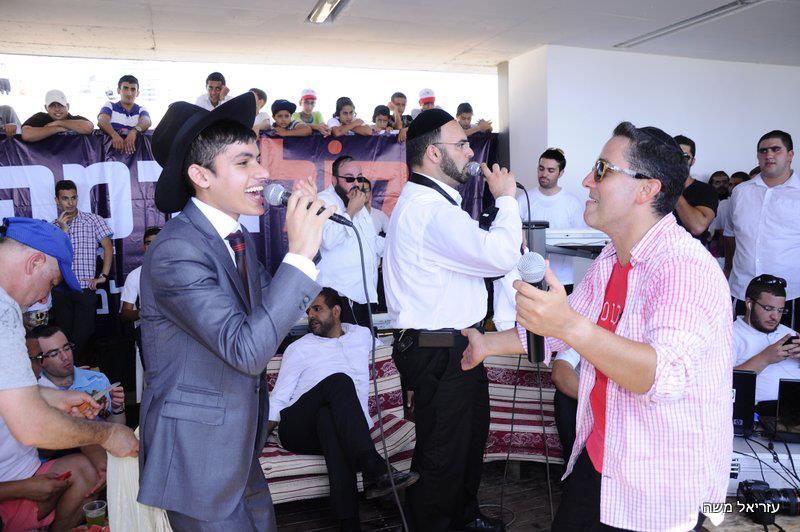 רדיו 'קול ברמה' ביום שידורים מהחוף הנפרד בבת-ים