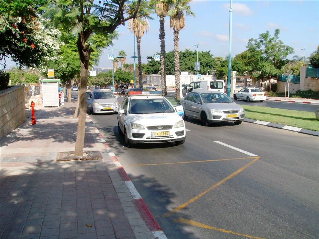 נס באלעד: אם ובתה הפעוטה נפצעו בתאונה