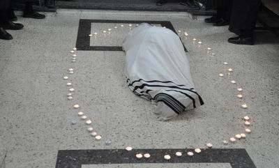 מיטת האדמו"ר זצ"ל, הלילה