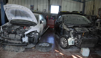 מגרש הרכבים שבבעלות האחים