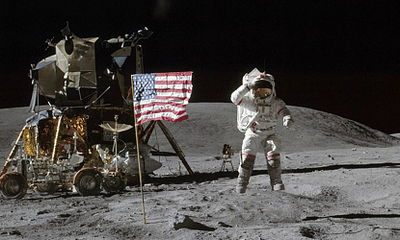 אבידה היסטורית: האדם הראשון שהגיע לירח - מת