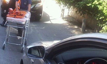 צפו: תינוקת נלכדה תחת רכב וניצלה