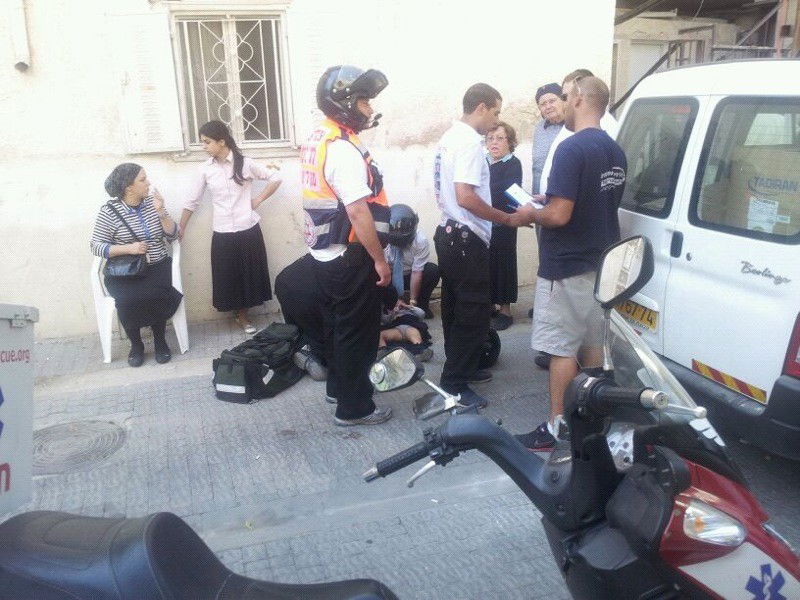 צפו: תינוקת נלכדה תחת רכב וניצלה