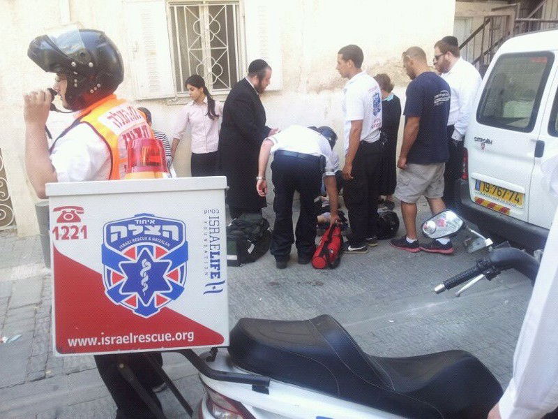 צפו: תינוקת נלכדה תחת רכב וניצלה