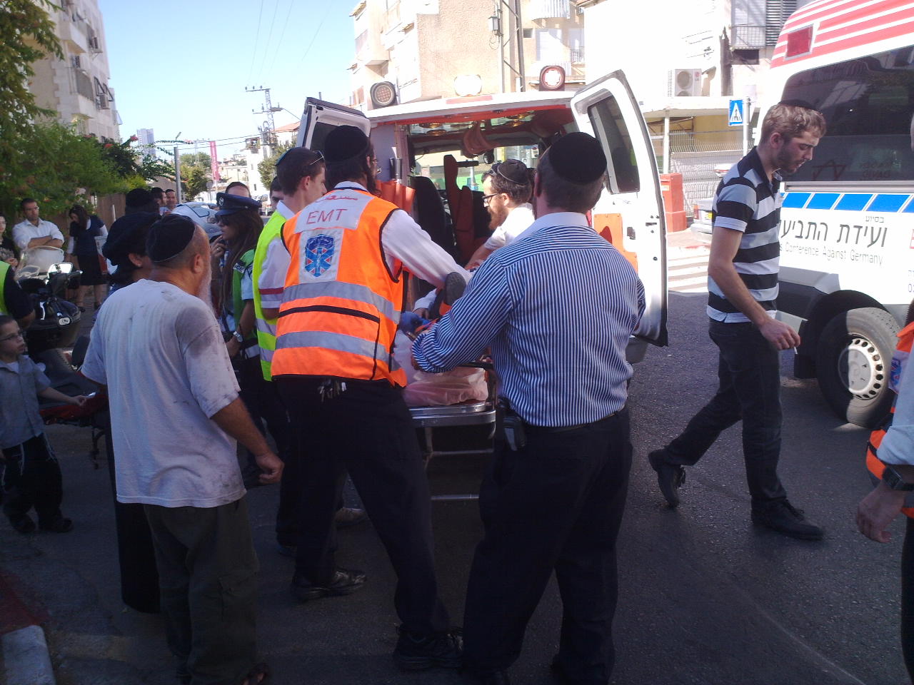 בני-ברק: רוכב אופנוע פגע בילד - ונמלט