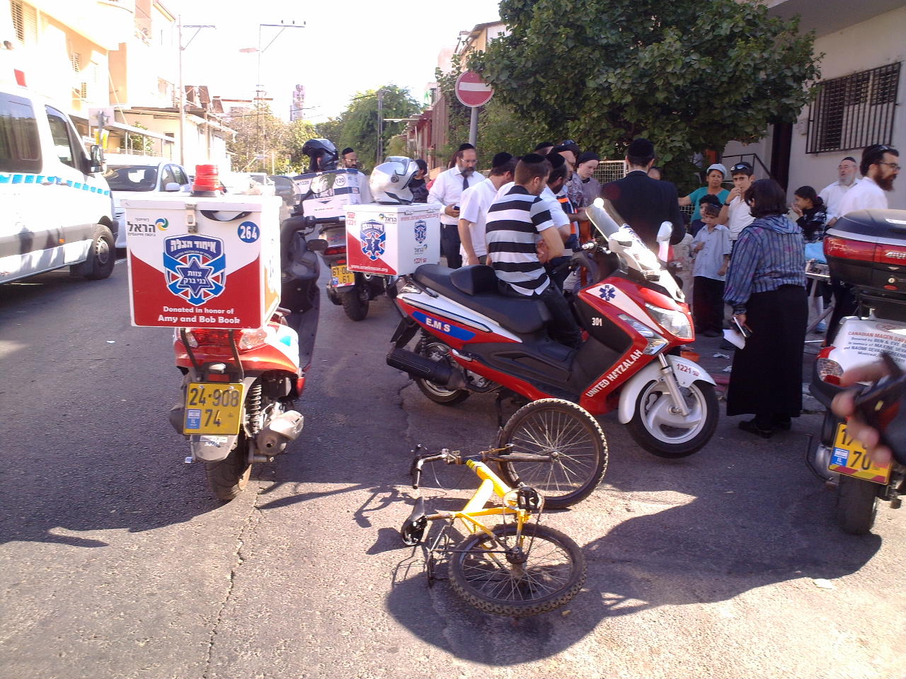 בני-ברק: רוכב אופנוע פגע בילד - ונמלט