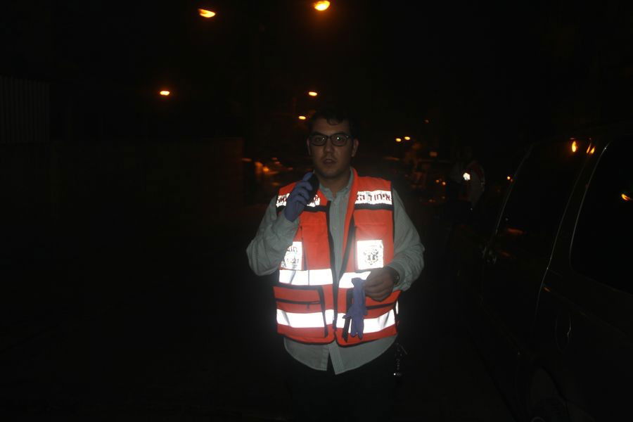 אש בבני-ברק: רכבים הוצתו, התושבים פונו