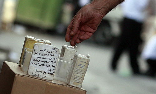 רב בלונדון הורה על דיל: הגנבים יחזירו הכסף ולא יוסגרו למשטרה