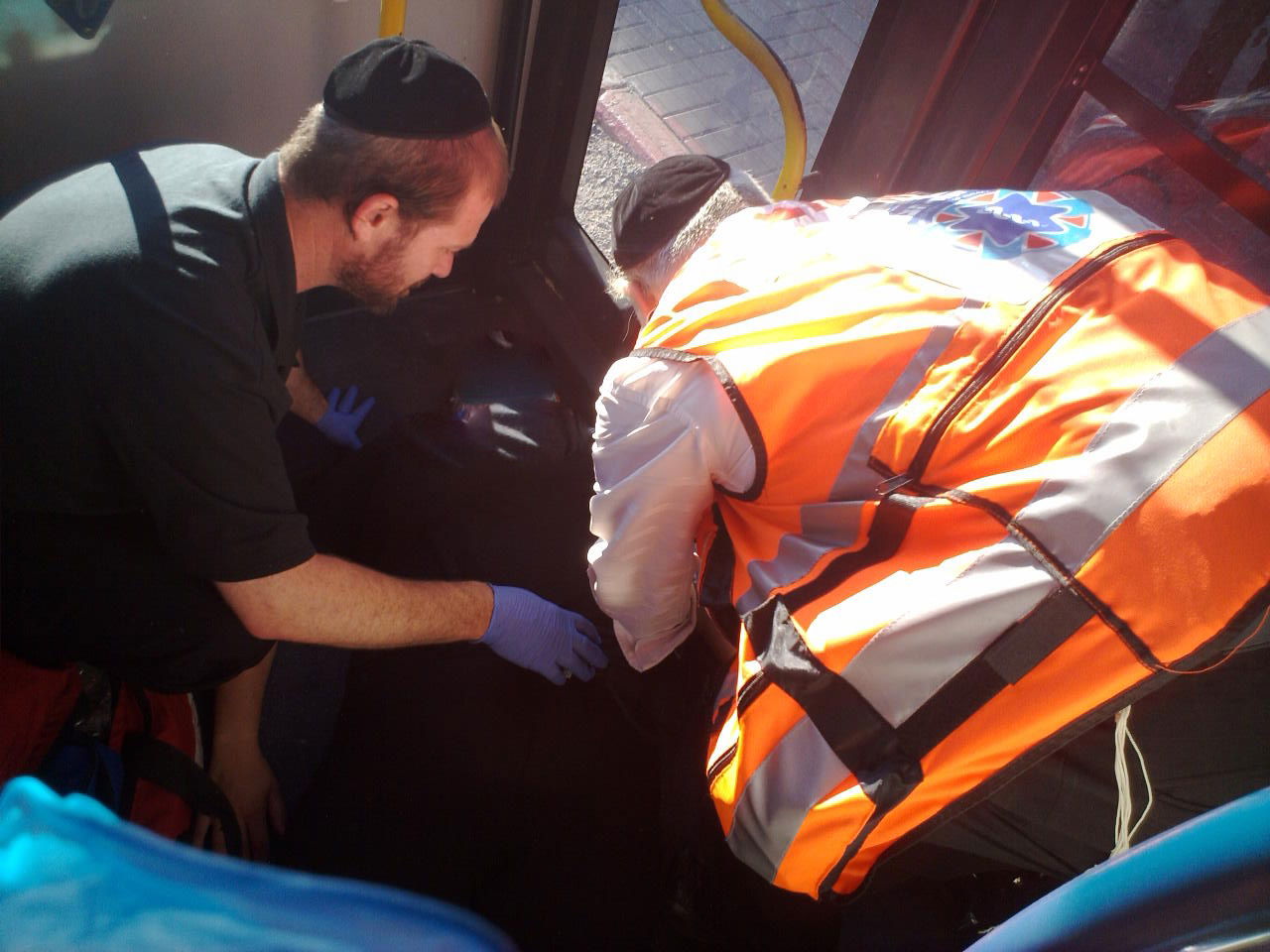 בני ברק: נהג אוטובוס בלם, נוסע נפל ונפצע