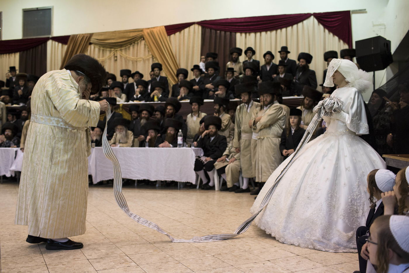 תיעוד מיוחד: החתונה ב'תולדות אברהם יצחק'