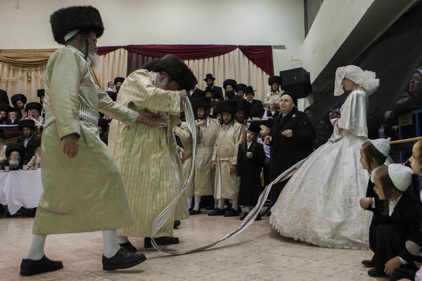תיעוד מיוחד: החתונה ב'תולדות אברהם יצחק'