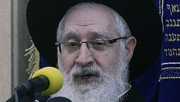 צפו: שיעורו השבועי של הרב יעקב יוסף