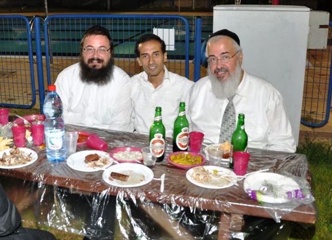 רובינשטיין מפתיע בעוגה, מימון מתחדש בשלייקס