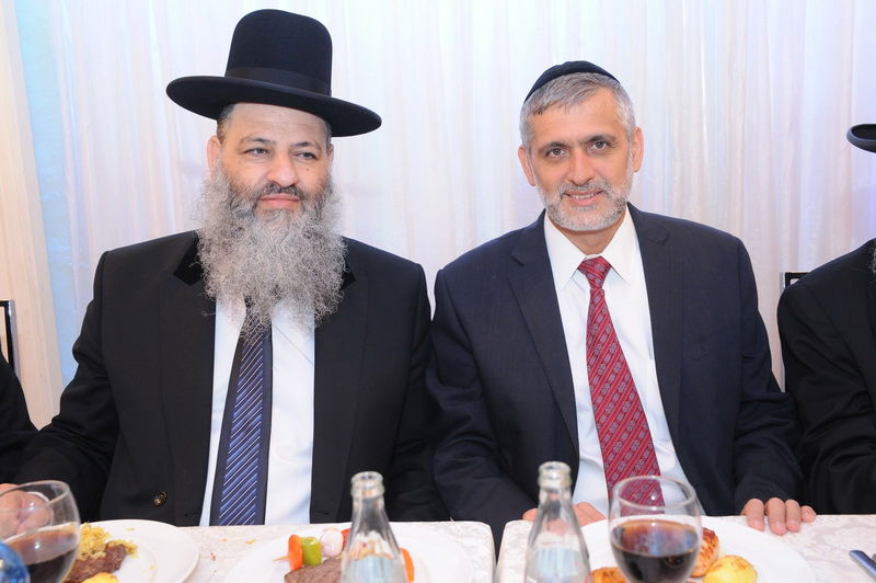 רובינשטיין מפתיע בעוגה, מימון מתחדש בשלייקס