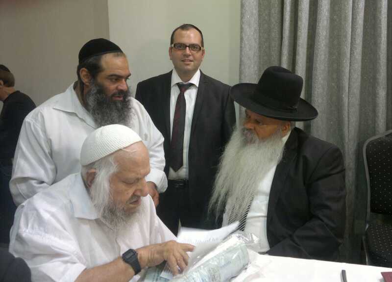 רובינשטיין מפתיע בעוגה, מימון מתחדש בשלייקס