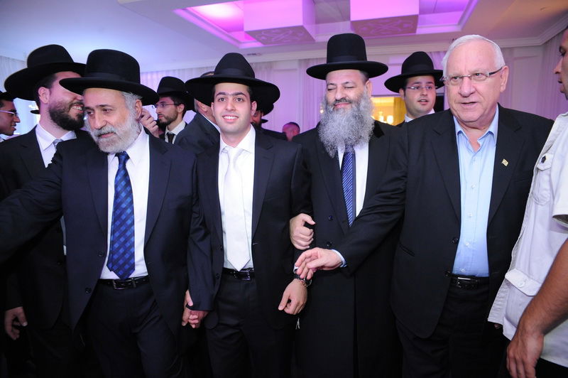 רובינשטיין מפתיע בעוגה, מימון מתחדש בשלייקס