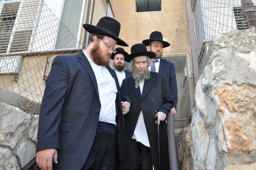 התרגשות בצרפת: הרב שטיינמן יצא למסע חיזוק