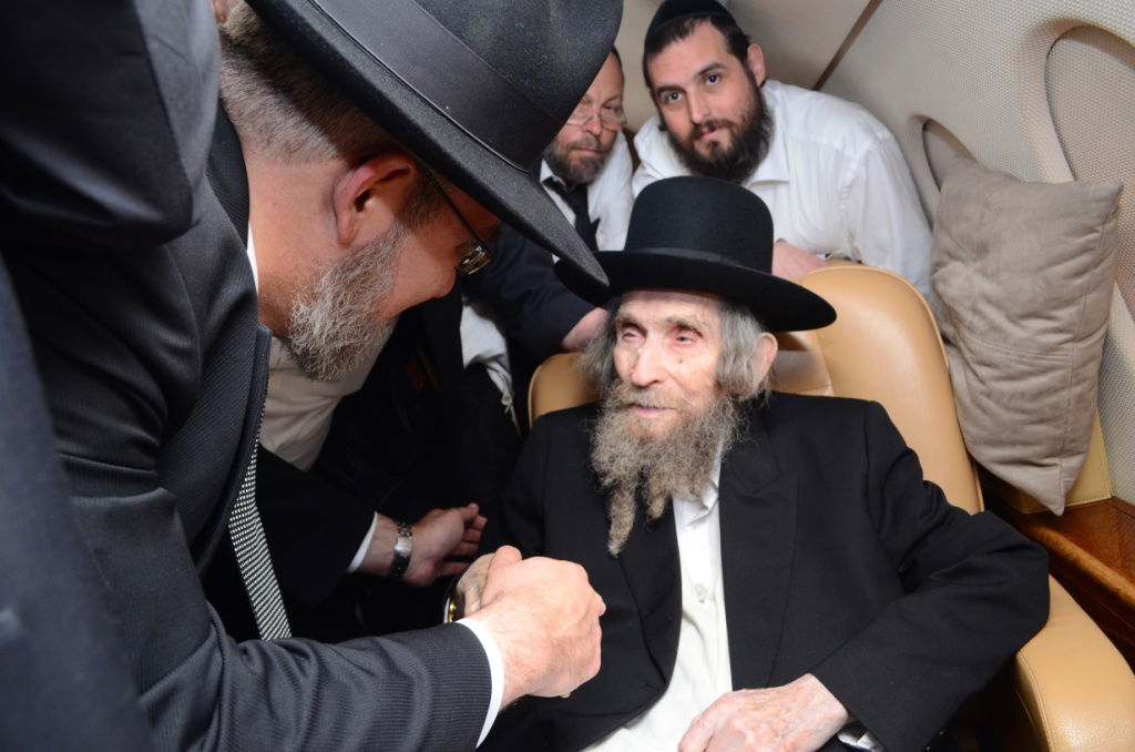 התרגשות בצרפת: הרב שטיינמן יצא למסע חיזוק