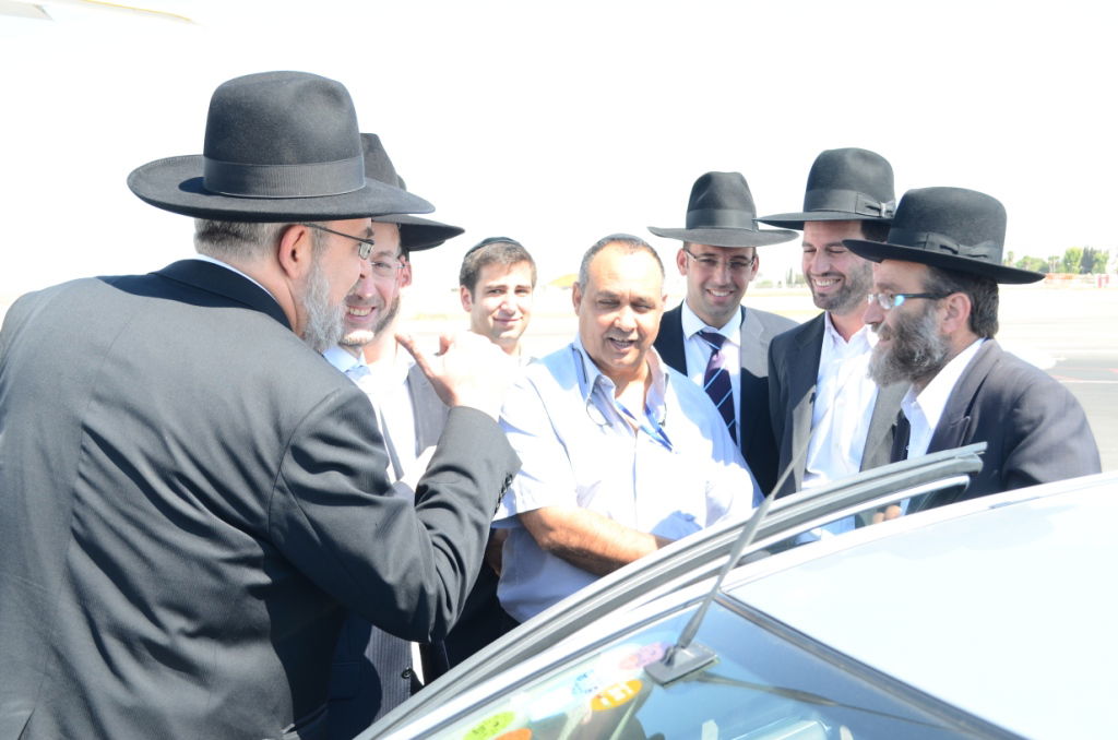 התרגשות בצרפת: הרב שטיינמן יצא למסע חיזוק