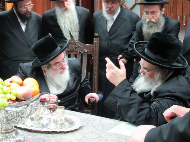 'ברכת השנים': האדמו"ר מויזניץ בבתי האדמו"רים בירושלים