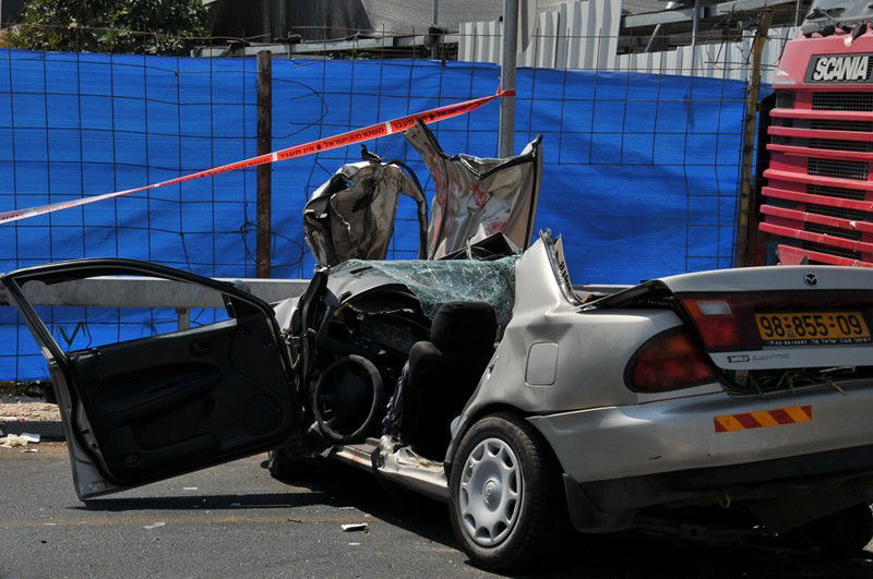 משאית מחצה רכב, בעל ואישה נהרגו
