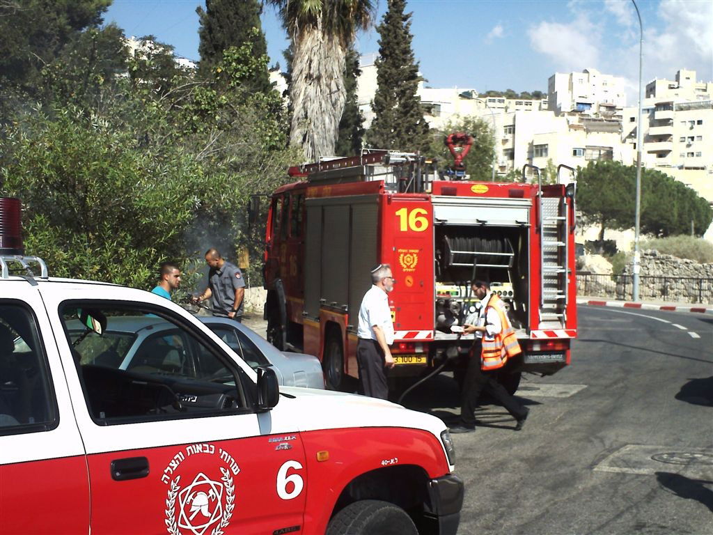 יום לוהט: 3 שריפות ענק בירושלים