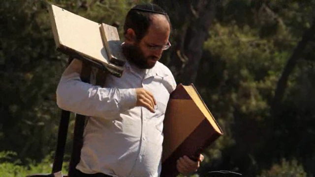 אהרן רזאל. למה התכוון המשורר?