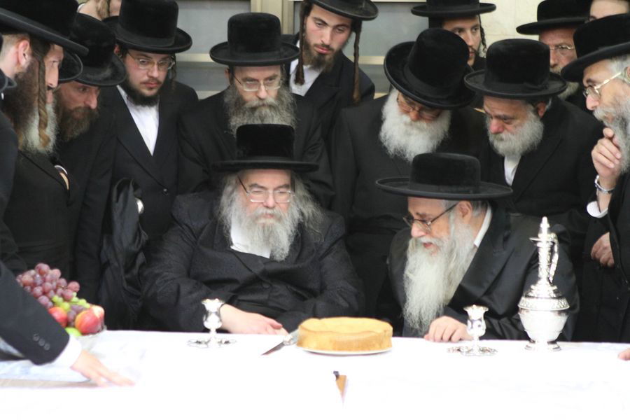 האדמו"ר מבעלזא בברכת השנים אצל האדמו"ר מצאנז