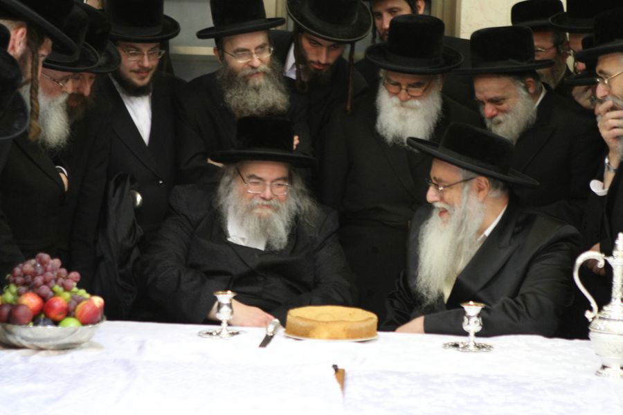 האדמו"ר מבעלזא בברכת השנים אצל האדמו"ר מצאנז