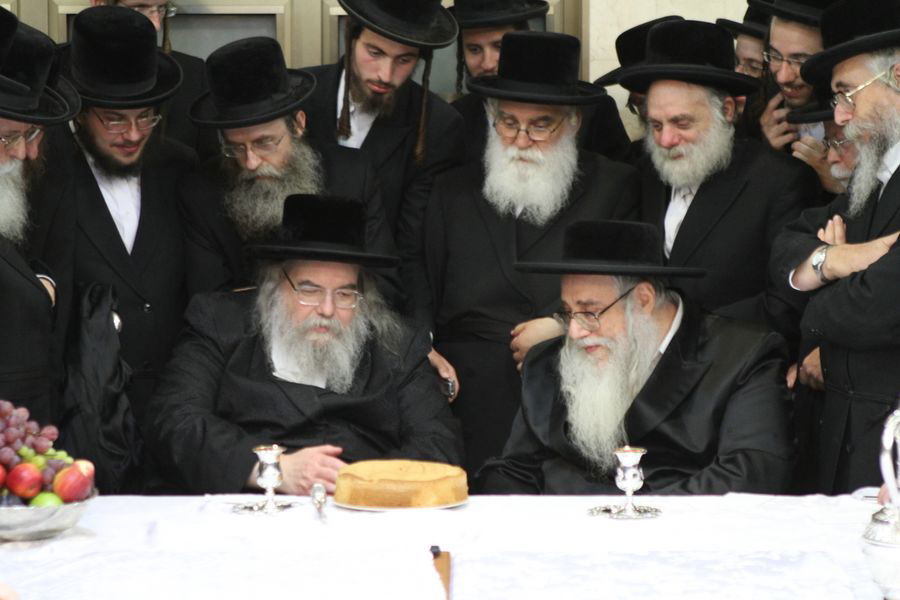 האדמו"ר מבעלזא בברכת השנים אצל האדמו"ר מצאנז